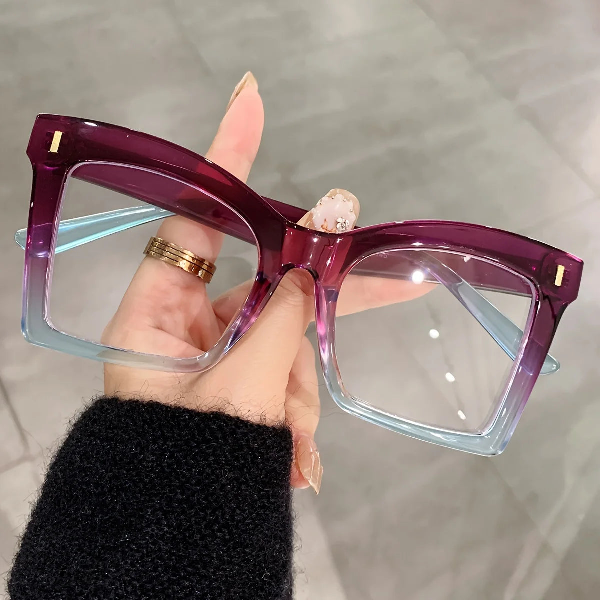 Lunettes loupe femme arrondie avec verres coloré