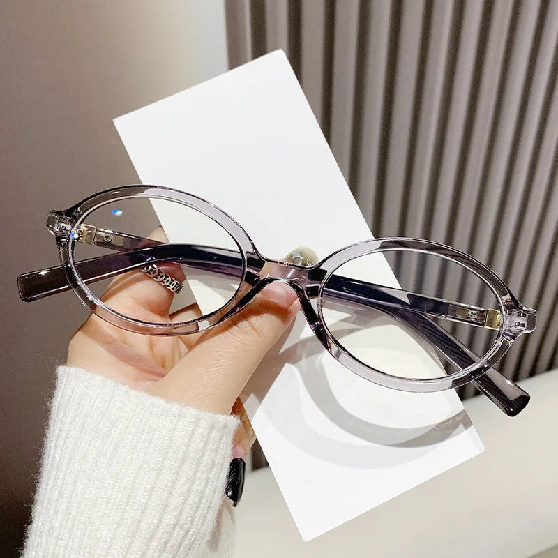 Lunettes loupe pour femme ovale et colorer