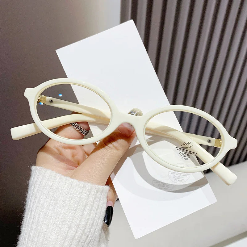 Lunettes loupe pour femme ovale et colorer